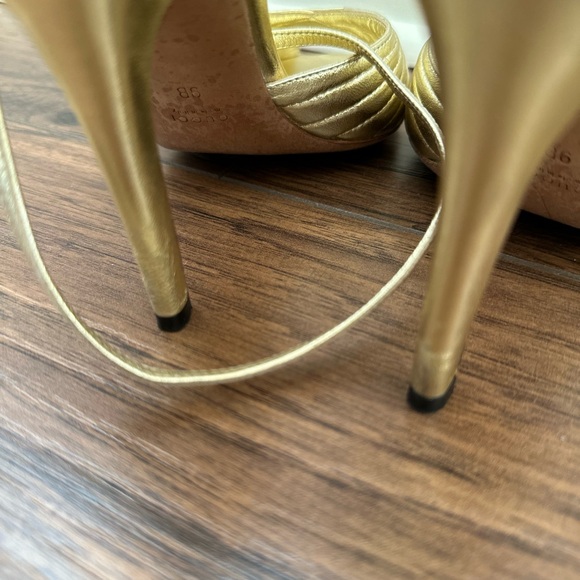 Gucci gold leather sandal. Size 9 - Picture 5 of 5
